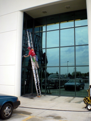 commercial-window-cleaning-company-5